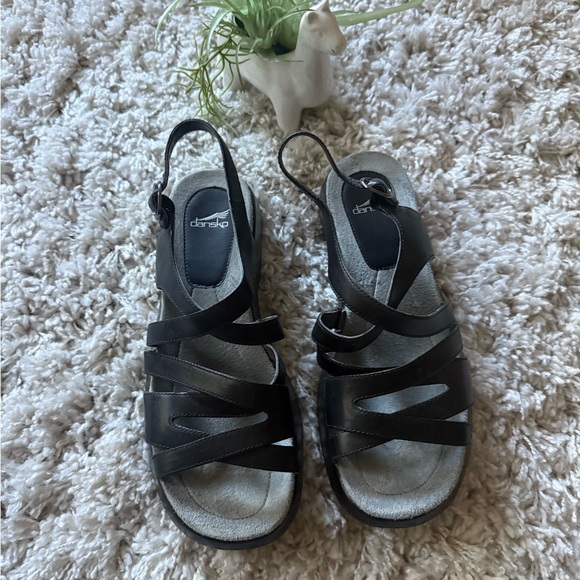Dansko Comfortable Cute Black Strappy Women's Sandals - Picture 5 of 7